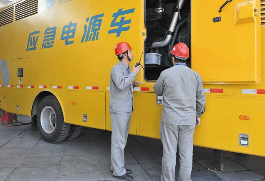 阿里如何清理被灰尘覆盖的机油散热器？